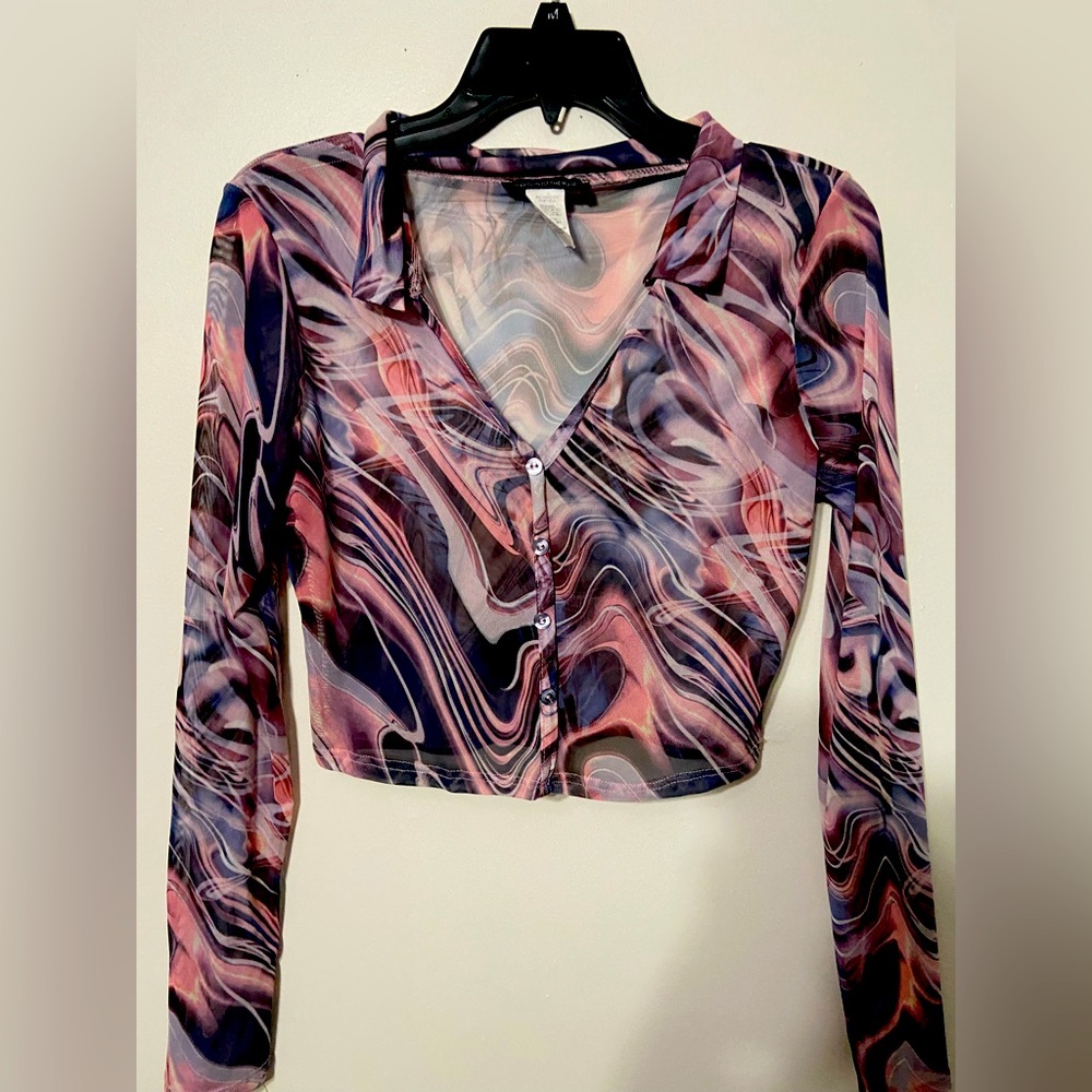 Women's super cute crop top / size Large /
Purple, pink white and gray